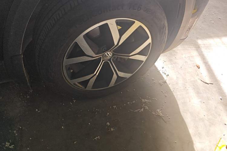 Used Volkswagen Teramont 2020 330TSI Two-Wheel-Drive Luxury Edition China VI Standard Right Front Wheel Hub