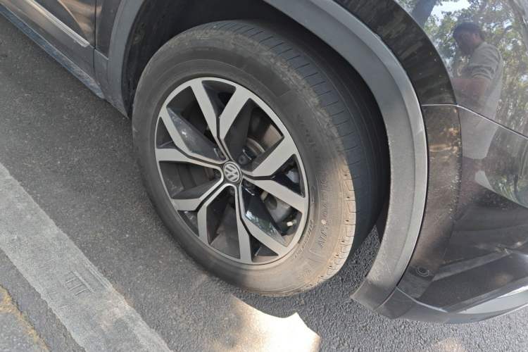 Used Volkswagen Teramont 2020 380TSI Four-Wheel Drive Luxury Version China VI Standard Right Front Wheel Hub