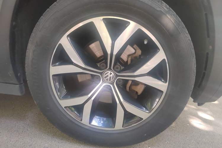 Used Volkswagen Teramont 2020 380TSI Four-Wheel Drive Luxury Version China VI Standard Right Front Wheel Hub