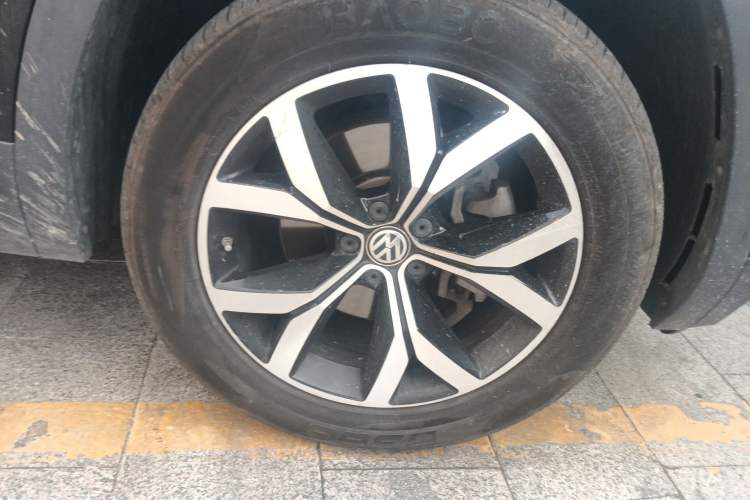 Used Volkswagen Teramont 2020 380TSI Four-Wheel Drive Luxury Version China VI Standard Right Front Wheel Hub