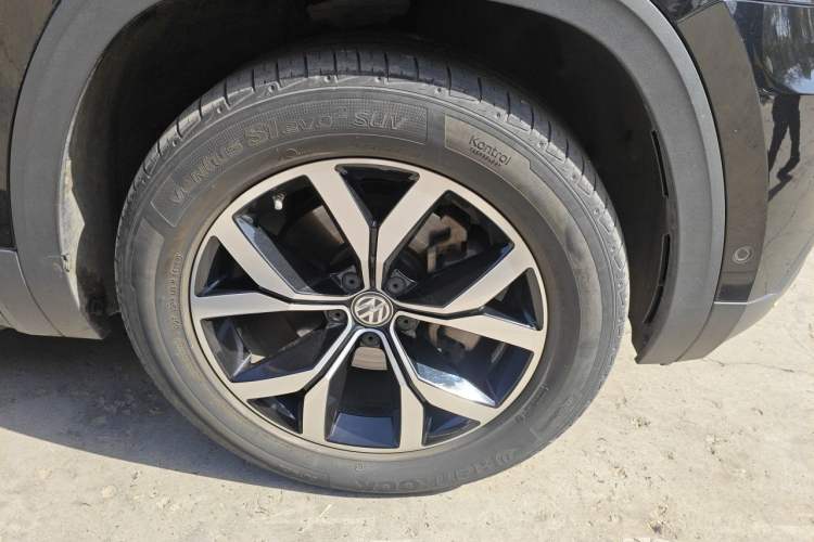 Used Volkswagen Teramont 2020 380TSI Four-Wheel Drive Luxury Version China VI Standard Right Front Wheel Hub