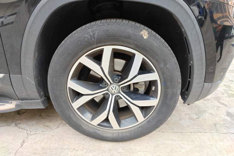 Used Volkswagen Teramont 2020 380TSI Four-Wheel Drive Luxury Version China VI Standard Right Front Wheel Hub