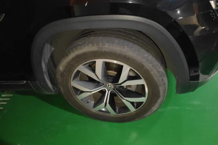 Used Volkswagen Teramont 2020 380TSI Four-Wheel Drive Luxury Version China VI Standard Right Front Wheel Hub