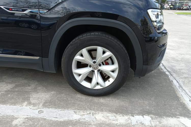Used Volkswagen Teramont 2020 Revised Version 380TSI Four-Wheel Drive Comfort Edition Right Front Wheel Hub