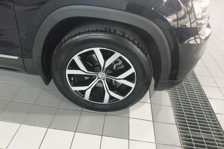 Used Volkswagen Teramont 2020 380TSI Four-Wheel Drive Luxury Version China VI Standard Right Front Wheel Hub