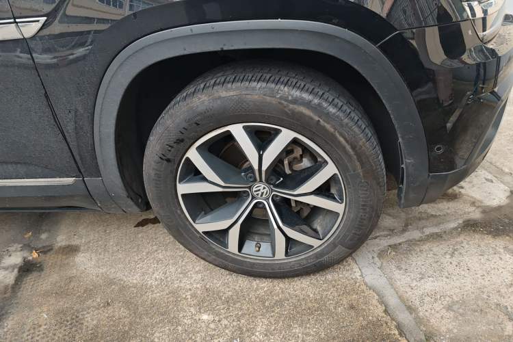 Used Volkswagen Teramont 2020 380TSI Four-Wheel Drive Luxury Version China VI Standard Right Front Wheel Hub