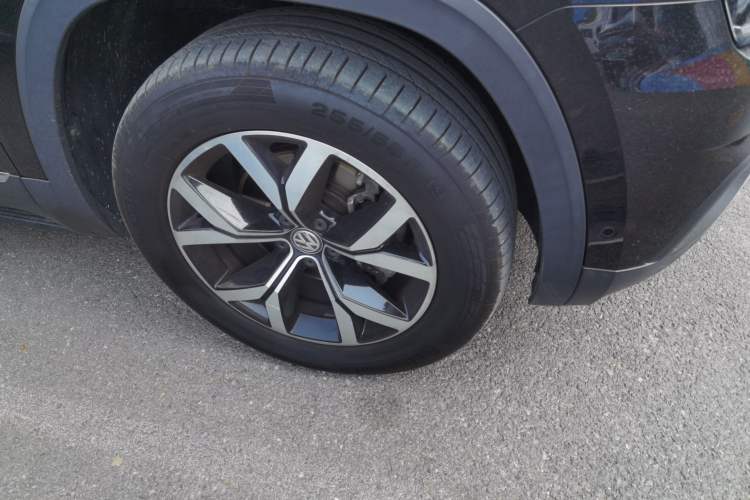 Used Volkswagen Teramont 2020 380TSI Four-Wheel Drive Luxury Version China VI Standard Right Front Wheel Hub