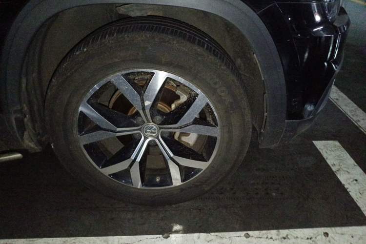 Used Volkswagen Teramont 2020 530 V6 Four-Wheel Drive Luxury Edition China V Standard Right Front Wheel Hub