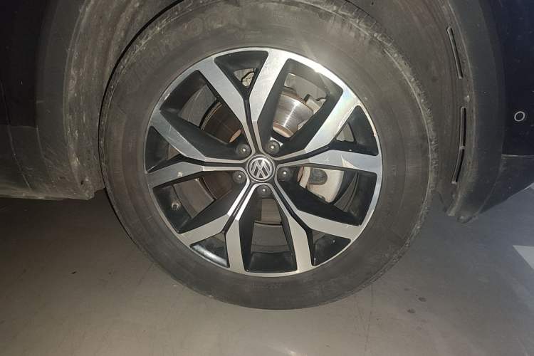 Used Volkswagen Teramont 2020 380TSI Four-Wheel Drive Luxury Version China VI Standard Right Front Wheel Hub
