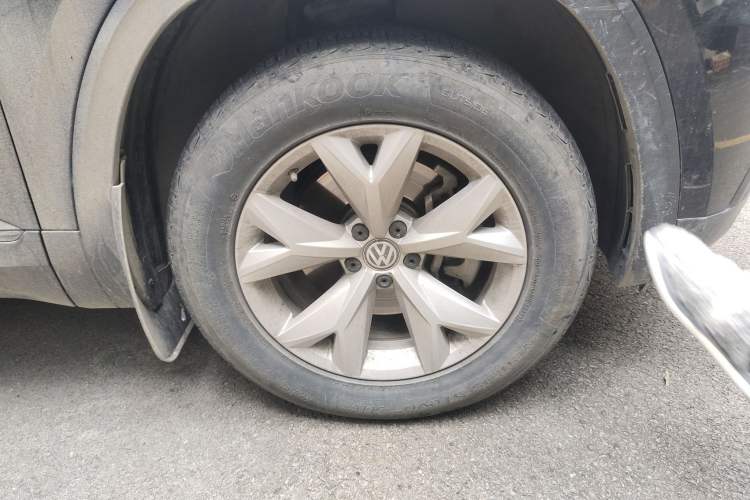 Used Volkswagen Teramont 2020 380TSI Four-Wheel Drive Comfort Edition China VI Standard Right Front Wheel Hub