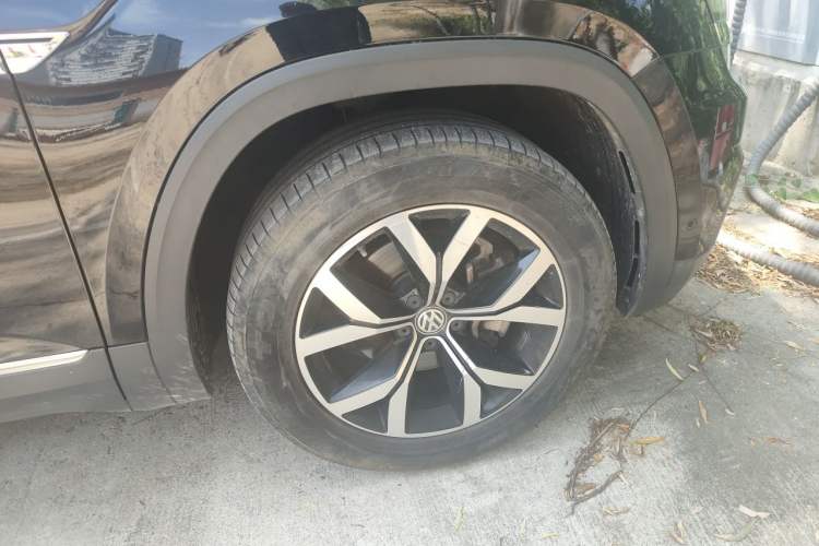 Used Volkswagen Teramont 2020 380TSI Four-Wheel Drive Luxury Version China VI Standard Right Front Wheel Hub