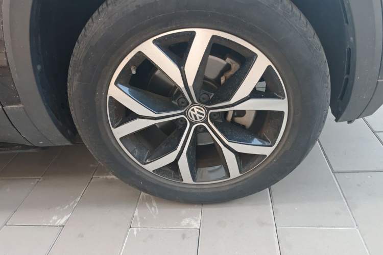 Used Volkswagen Teramont 2020 380TSI Four-Wheel Drive Luxury Version China VI Standard Right Front Wheel Hub