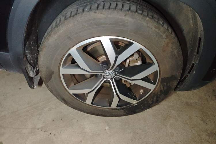 Used Volkswagen Teramont 2020 380TSI Four-Wheel Drive Luxury Version China VI Standard Right Front Wheel Hub