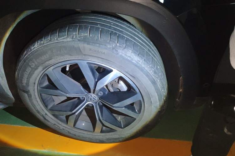 Used Volkswagen Teramont 2020 330TSI Two-Wheel-Drive Luxury Edition China VI Standard Right Front Wheel Hub