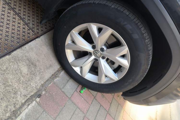 Used Volkswagen Teramont 2020 380TSI Four-Wheel Drive Comfort Edition China VI Standard Right Front Wheel Hub