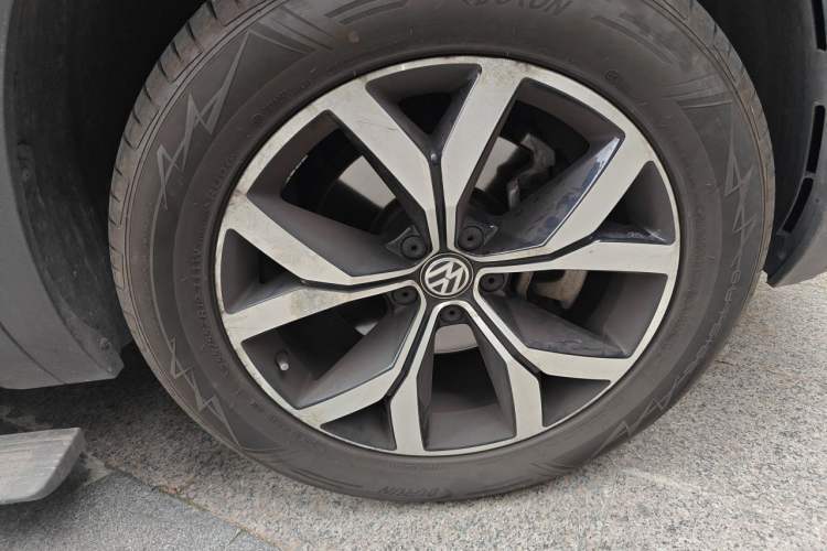 Used Volkswagen Teramont 2020 380TSI Four-Wheel Drive Luxury Version China VI Standard Right Front Wheel Hub