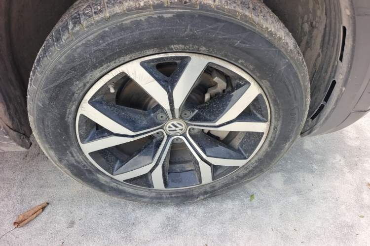 Used Volkswagen Teramont 2020 380TSI Four-Wheel Drive Luxury Version China VI Standard Right Front Wheel Hub