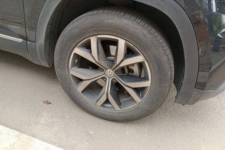 Used Volkswagen Teramont 2020 380TSI Four-Wheel Drive Luxury Version China VI Standard Right Front Wheel Hub