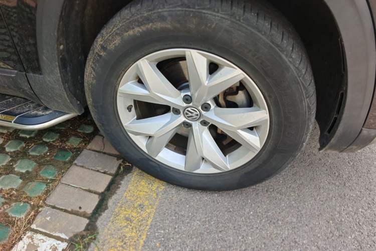 Used Volkswagen Teramont 2020 380TSI Four-Wheel Drive Comfort Edition China VI Standard Right Front Wheel Hub