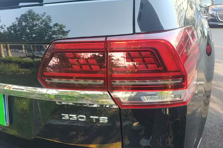 Used Volkswagen Teramont 2020 330TSI Two-Wheel-Drive Luxury Edition China VI Standard Right Rear Taillight