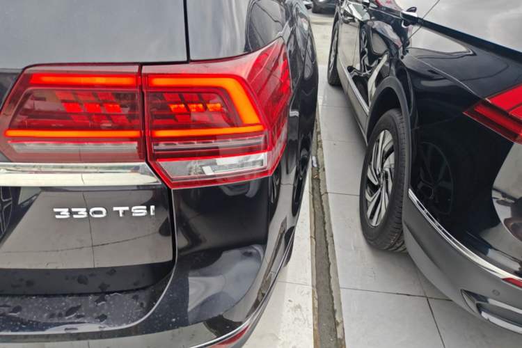 Used Volkswagen Teramont 2020 330TSI Two-Wheel-Drive Luxury Edition China VI Standard Right Rear Taillight