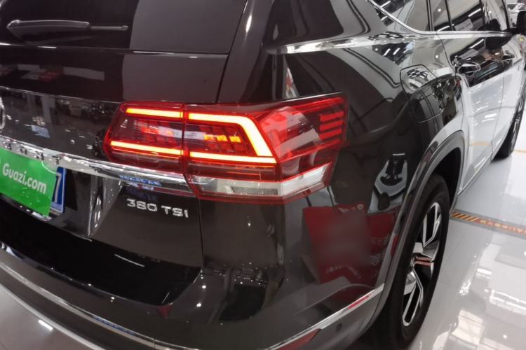 Used Volkswagen Teramont 2020 380TSI Four-Wheel Drive Luxury Version China VI Standard Right Rear Taillight
