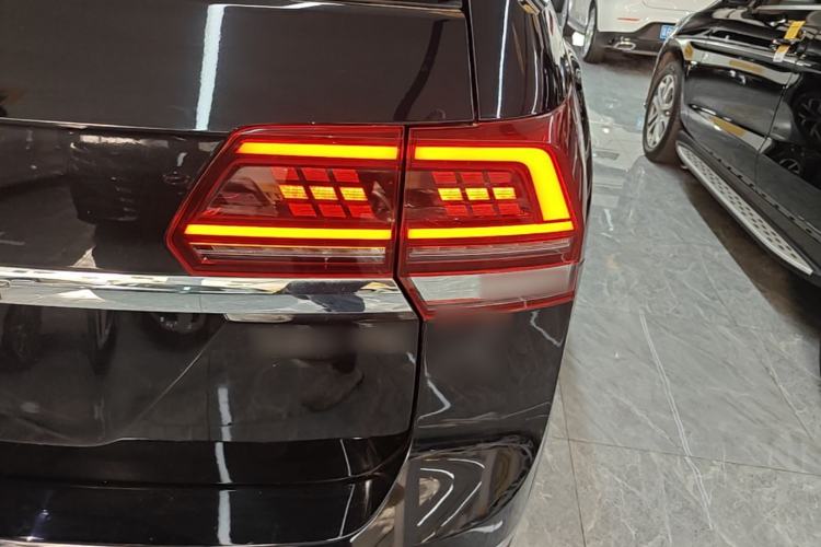 Used Volkswagen Teramont 2020 380TSI Four-Wheel Drive Luxury Version China VI Standard Right Rear Taillight
