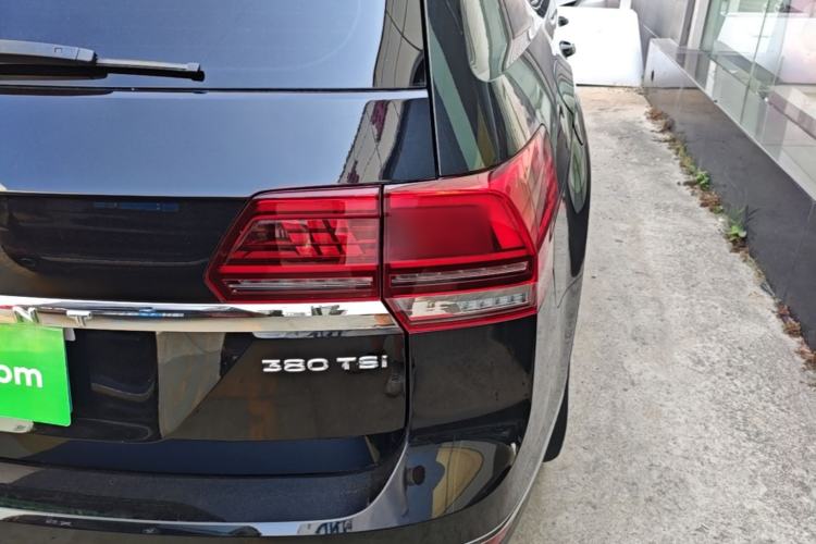 Used Volkswagen Teramont 2020 380TSI Four-Wheel Drive Luxury Version China VI Standard Right Rear Taillight