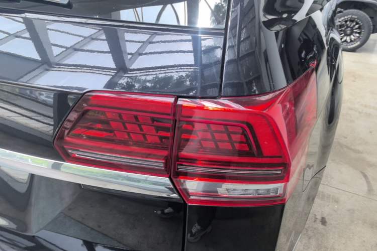 Used Volkswagen Teramont 2020 380TSI Four-Wheel Drive Luxury Version China VI Standard Right Rear Taillight