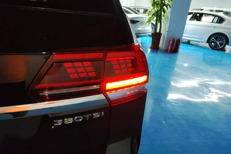 Used Volkswagen Teramont 2020 380TSI Four-Wheel Drive Comfort Edition China VI Standard Right Rear Taillight