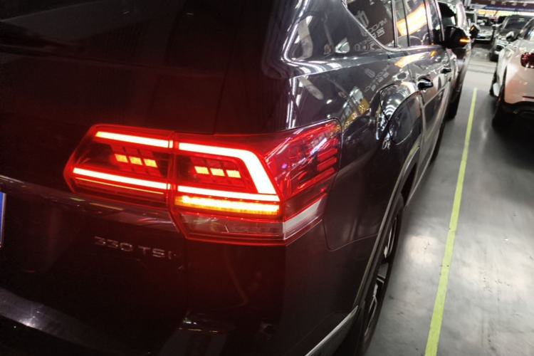Used Volkswagen Teramont 2020 330TSI Two-Wheel-Drive Luxury Edition China VI Standard Right Rear Taillight
