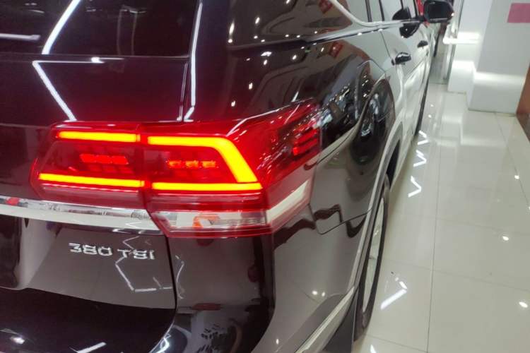 Used Volkswagen Teramont 2020 380TSI Four-Wheel Drive Comfort Edition China VI Standard Right Rear Taillight
