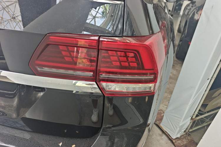 Used Volkswagen Teramont 2020 380TSI Four-Wheel Drive Luxury Version China VI Standard Right Rear Taillight