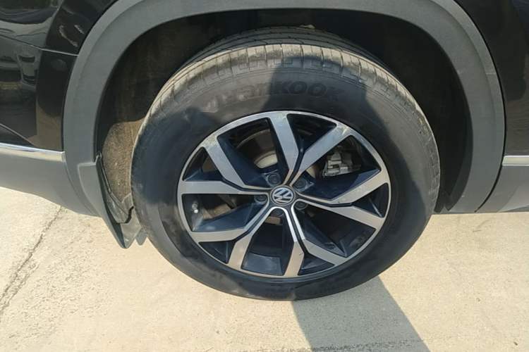 Used Volkswagen Teramont 2020 380TSI Four-Wheel Drive Luxury Version China VI Standard Right Rear Wheel Hub