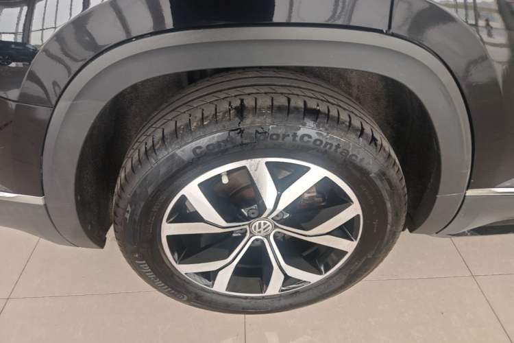 Used Volkswagen Teramont 2020 380TSI Four-Wheel Drive Luxury Version China VI Standard Right Rear Wheel Hub