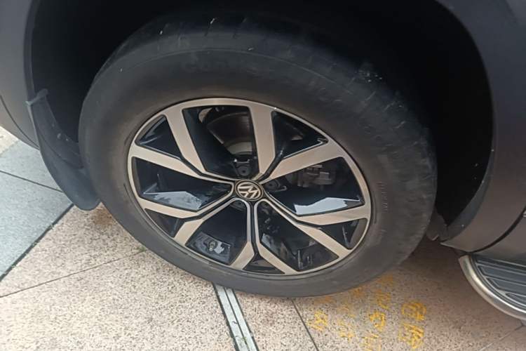 Used Volkswagen Teramont 2020 330TSI Two-Wheel-Drive Luxury Edition China VI Standard Right Rear Wheel Hub