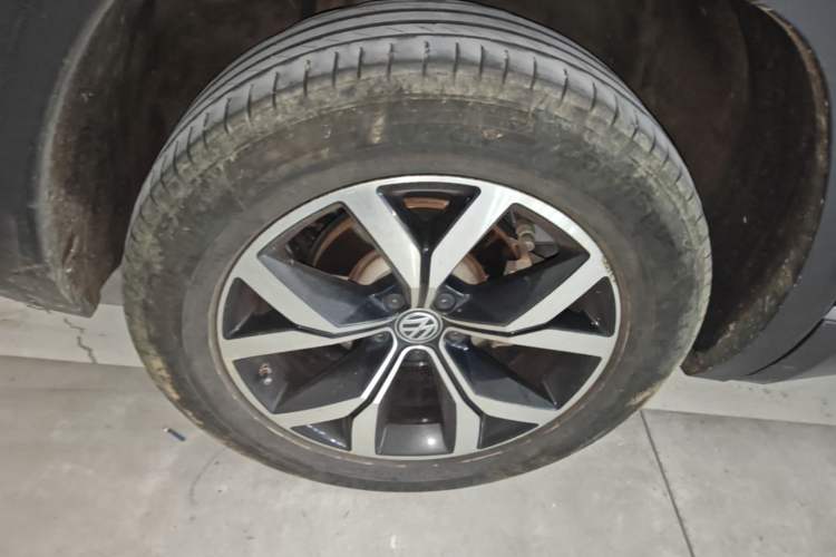 Used Volkswagen Teramont 2020 Revised Version 380TSI Four-Wheel Drive Luxury Edition Right Rear Wheel Hub