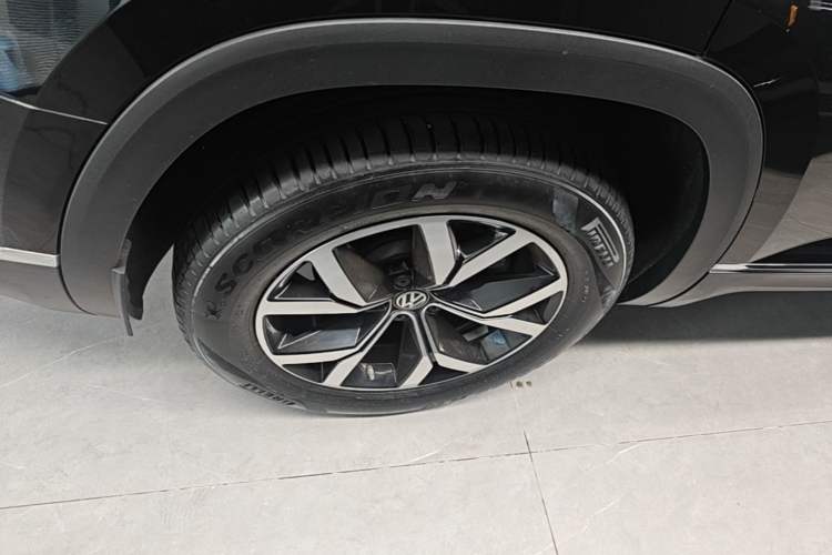 Used Volkswagen Teramont 2020 Revised Version 380TSI Four-Wheel Drive Luxury Edition Right Rear Wheel Hub