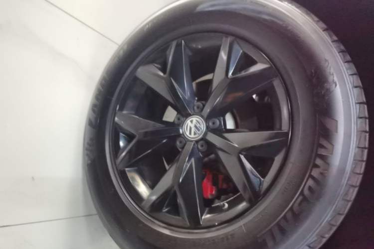 Used Volkswagen Teramont 2020 Revised Version 380TSI Four-Wheel Drive Comfort Edition Right Rear Wheel Hub