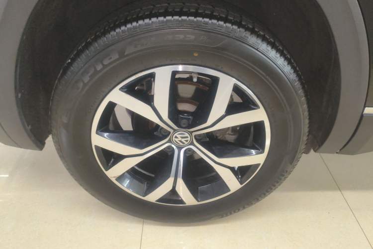 Used Volkswagen Teramont 2020 330TSI Two-Wheel-Drive Luxury Edition China VI Standard Right Rear Wheel Hub