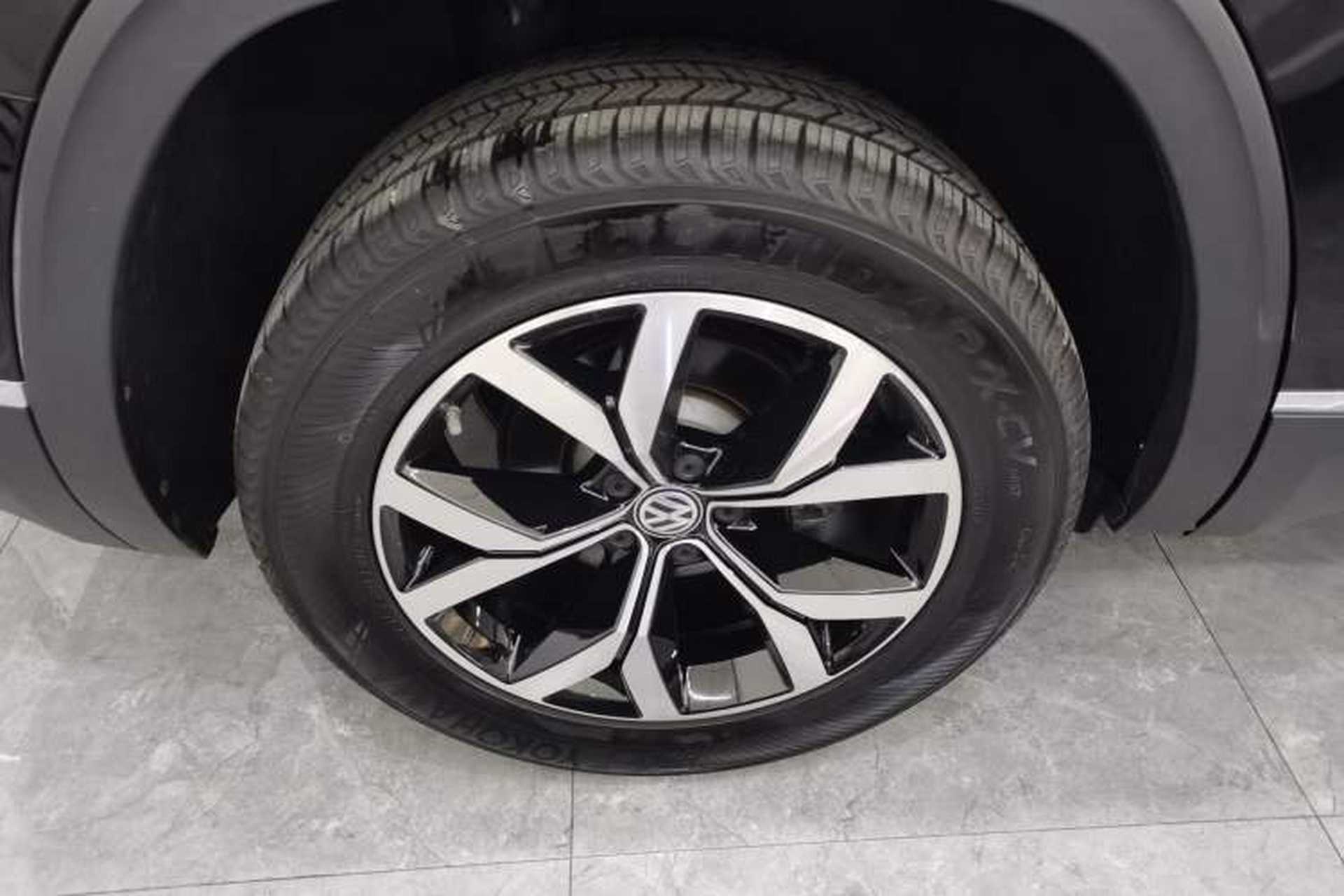 Used Volkswagen Teramont 2020 Revised Version 380TSI Four-Wheel Drive Luxury Edition Right Rear Wheel Hub