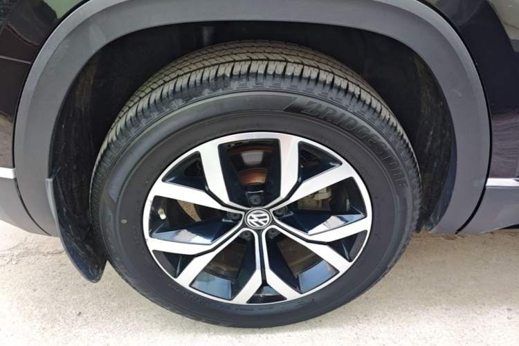 Used Volkswagen Teramont 2020 380TSI Four-Wheel Drive Luxury Version China VI Standard Right Rear Wheel Hub
