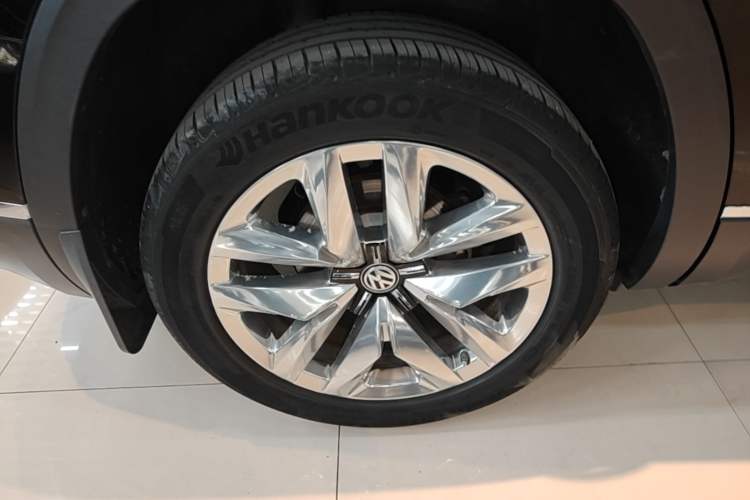 Used Volkswagen Teramont 2020 380TSI Four-Wheel Drive Flagship Version China VI Standard Right Rear Wheel Hub