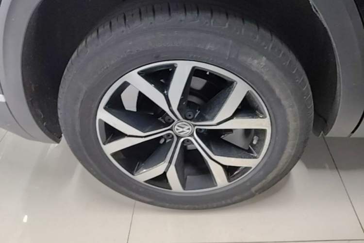 Used Volkswagen Teramont 2020 330TSI Two-Wheel-Drive Luxury Edition China VI Standard Right Rear Wheel Hub