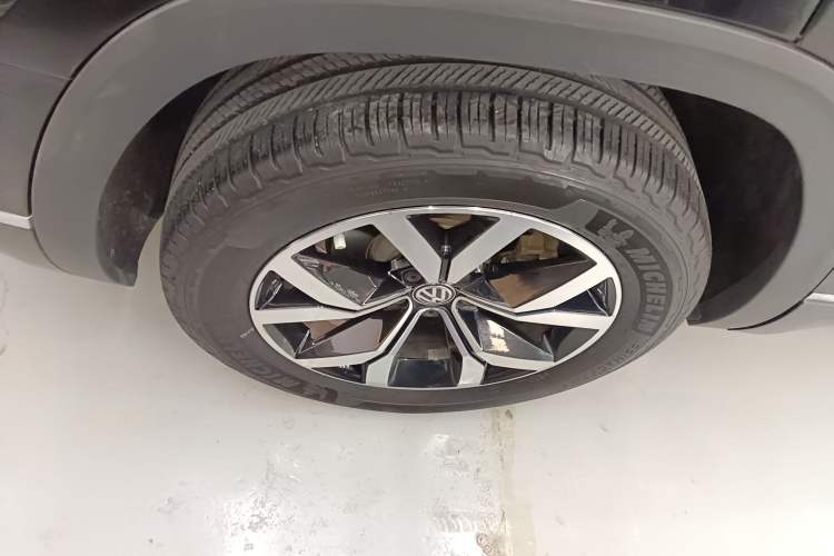 Used Volkswagen Teramont 2020 380TSI Four-Wheel Drive Luxury Version China VI Standard Right Rear Wheel Hub