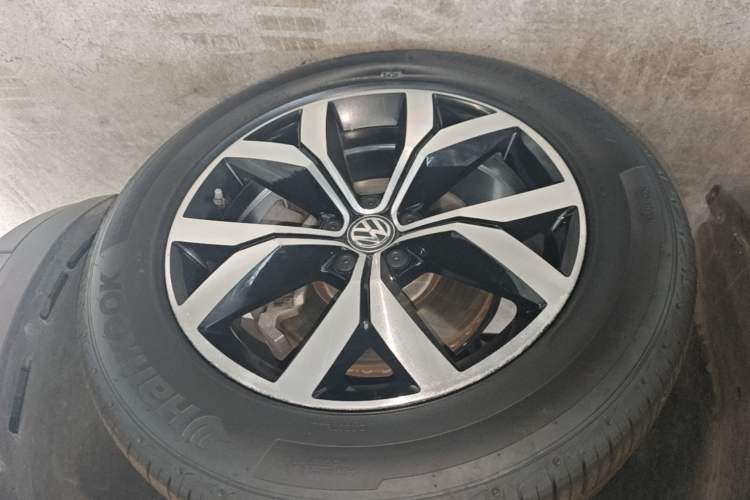 Used Volkswagen Teramont 2020 380TSI Four-Wheel Drive Luxury Version China VI Standard Right Rear Wheel Hub