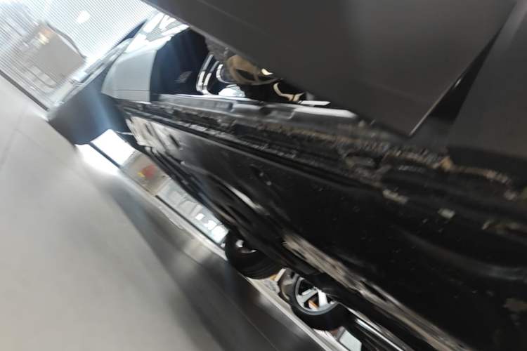 Used Volkswagen Teramont 2020 Revised Version 380TSI Four-Wheel Drive Luxury Edition Right Side Sill