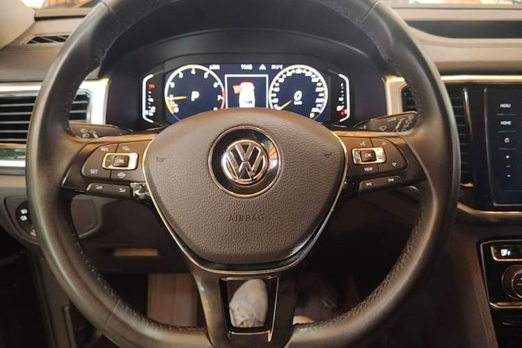 Used Volkswagen Teramont 2020 Revised Version 330TSI Two-Wheel Drive Luxury Edition Steering Wheel