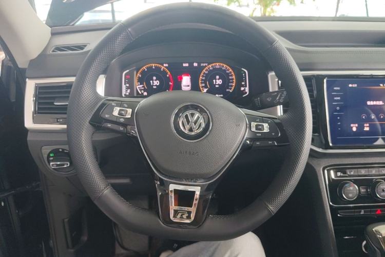 Used Volkswagen Teramont 2020 Revised Version 380TSI Four-Wheel Drive Luxury Edition Steering Wheel