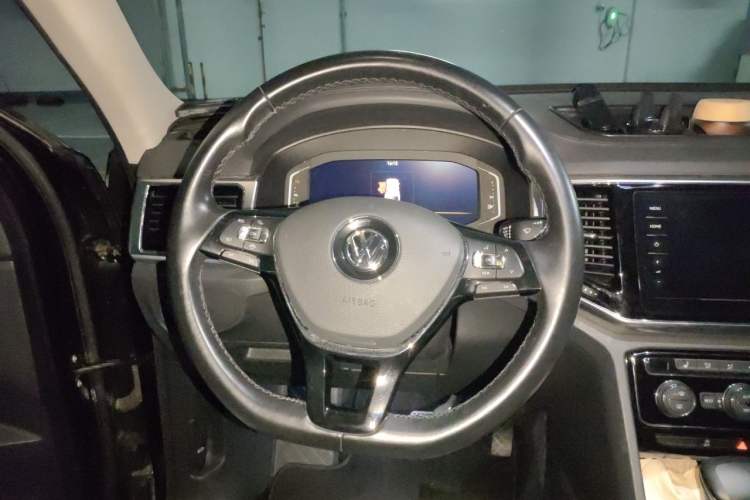 Used Volkswagen Teramont 2020 Revised Version 380TSI Four-Wheel Drive Luxury Edition Steering Wheel